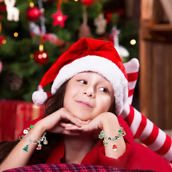 ✨ 24-Day Christmas Charm Advent Calendar – DIY Bracelet Kit for Girls 🎄