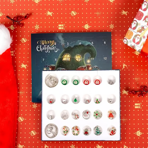 ✨ 24-Day Christmas Charm Advent Calendar – DIY Bracelet Kit for Girls 🎄